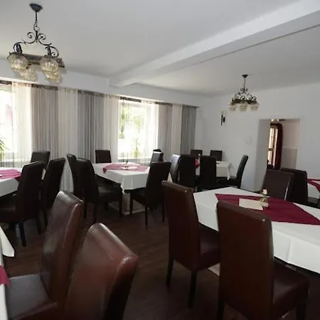 Goldener Adler Und Landgasthof Hotel *